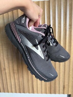 BROOKS Adrenaline GTS 22 Running Shoe Sneakers